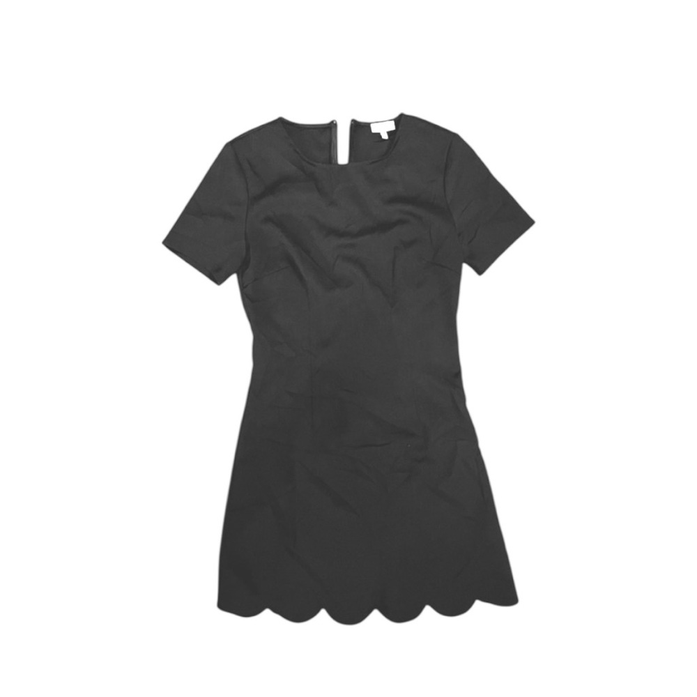 🚨𝐂𝐋𝐄𝐀𝐑𝐎𝐔𝐓 𝐒𝐀𝐋𝐄🚨𝐓𝐎𝐁𝐈 Elegant Black Scallop Hem Mini Dress